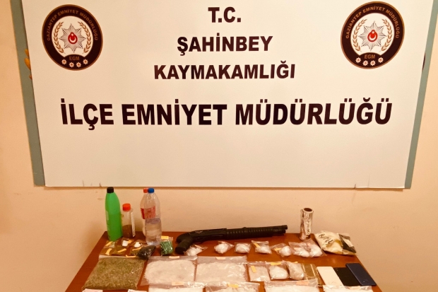 Polis uyuşturucu satıcılarına göz açtırmıyor: 2 gözaltı