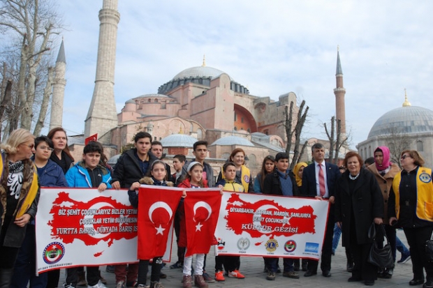 Şehit çocuklarının yüzleri kültür gezisinde güldü