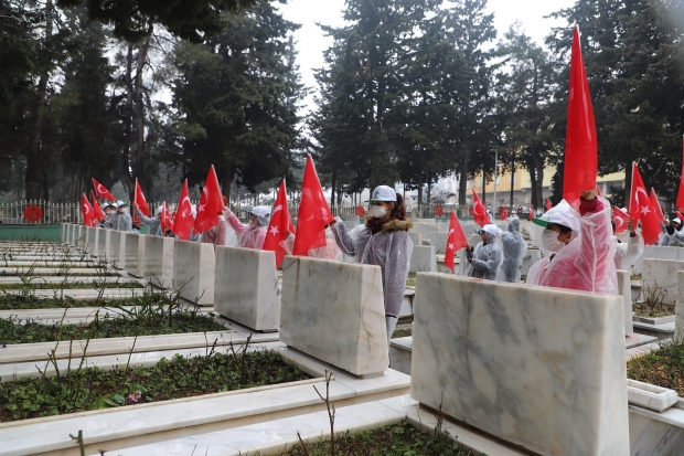 Şehitkamilli öğrencilerden şehitlik ziyareti