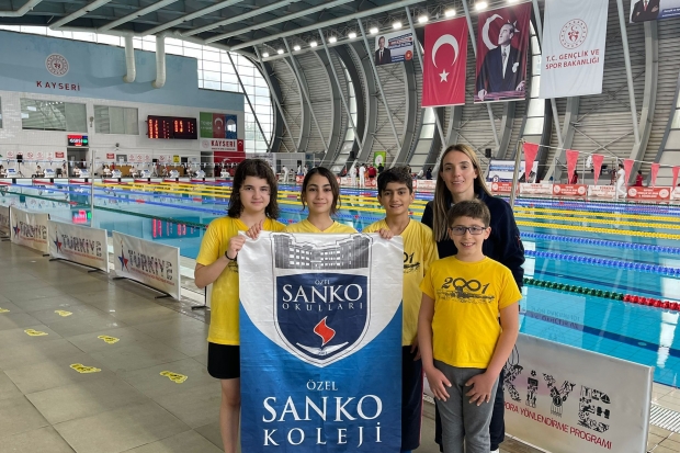 Sanko Okulları'nın yüzme başarısı