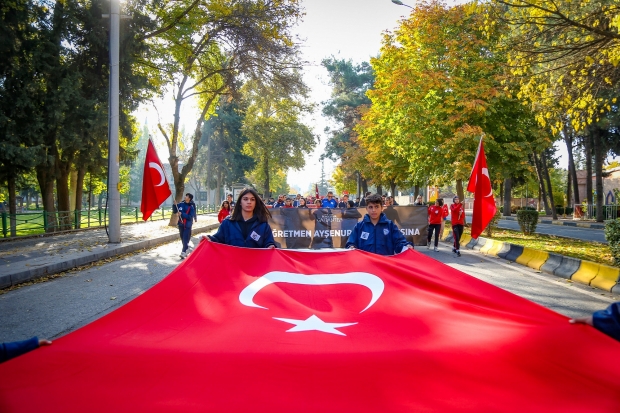 Şehit öğretmen anısına yürüyüş düzenlendi