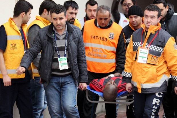 Gaziantepsporlu futbolcu Desire hastaneye kaldırıldı