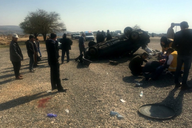 Gaziantep'te araç takla attı: 3 ölü, 1 yaralı