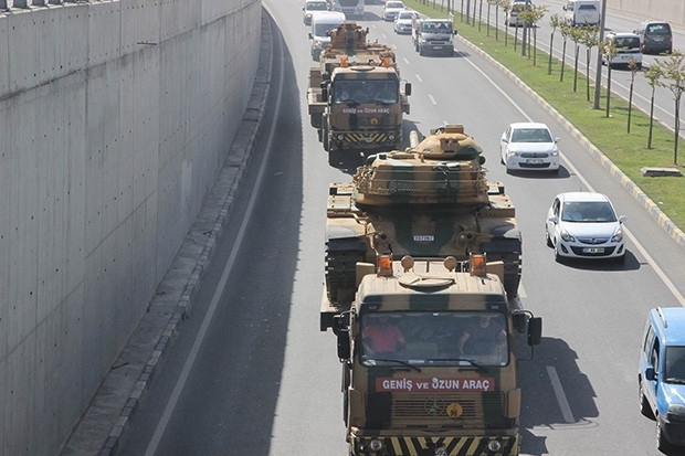 Kilis'e zırhlı araç sevkiyatı