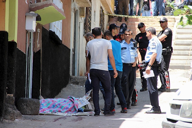 Gaziantep'te cezaevinden çıkan şahıs üvey kardeşini öldürdü