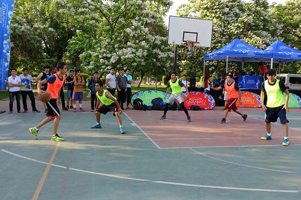 Gaziantep'teki 12. Sokak Basketboluna rekor katılım
