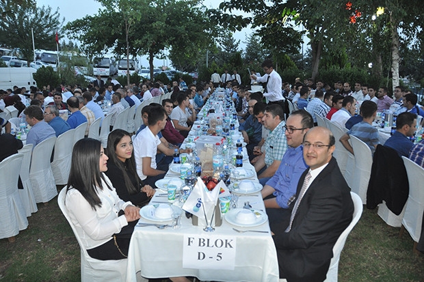 Kaşmir Halı çalışanları iftarda buluştu