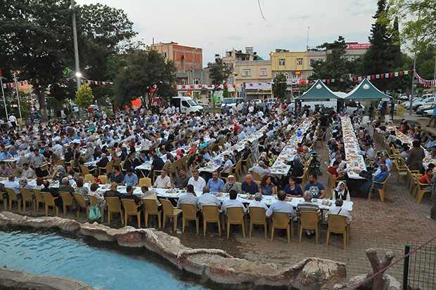 Oğuzeli Belediyesi'nden ifftar yemeği