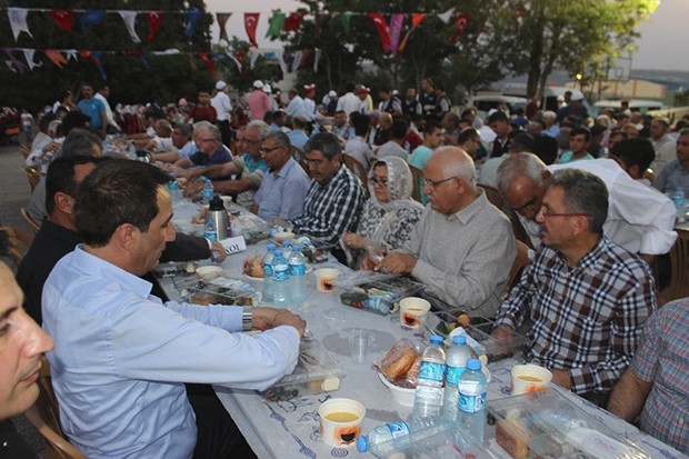 Yavuzeli'ndeki iftara rekor sayıda katılım