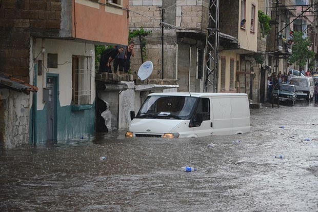 Gaziantep'i sel aldı