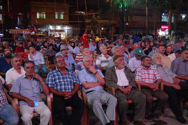 İslahiye'de Demokrasi nöbeti devam ediyor