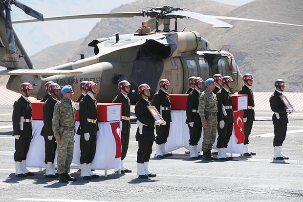 Çukurca şehitleri için Hakkari'de tören yapıldı