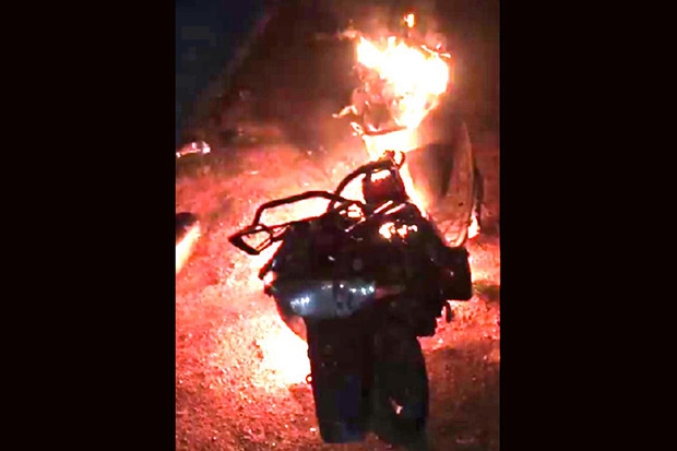 Gaziantepli genç motosikletini ateşe verdi