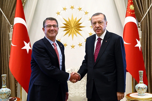 Cumhurbaşkanı Erdoğan, ABD Savunma Bakanı Carter'i kabul etti