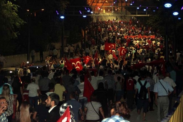 Gaziantep'te binlerce Kişi teröre tepki için yürüdü