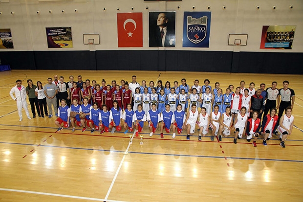 15 Temmuz demokrasi şehitlerini anma basketbol turnuvası