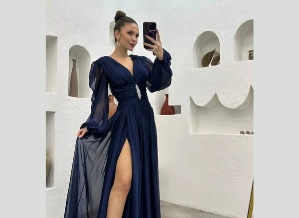 Kıyafet Sepeti ile Gecelerin Yıldızı Olun: Abiye, Bebe Mavisi ve Payetli Elbise Şıklığı