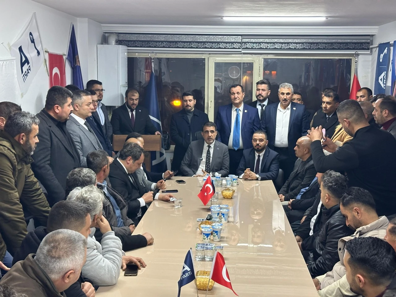 Murat &Uuml;z&uuml;mc&uuml; Şehitkamil&rsquo;de: &ldquo;Sahadayız, Milletin Yanındayız&rdquo;