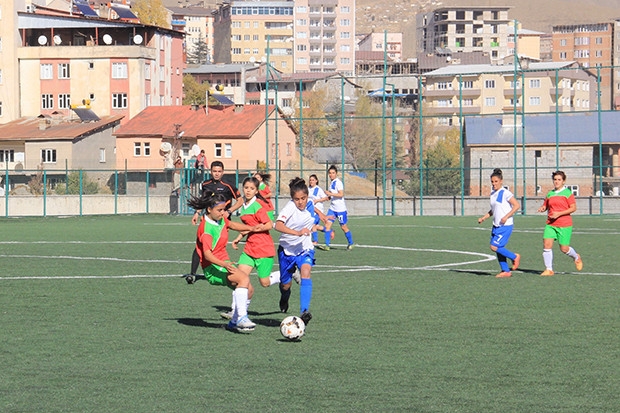 Hakkarispor kadın gücü Gaziantep’i 3-0 mağlup etti