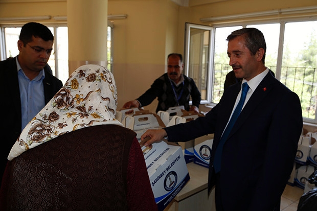 Şahinbey Belediyesi'nden yoksul ailelere et yardımı