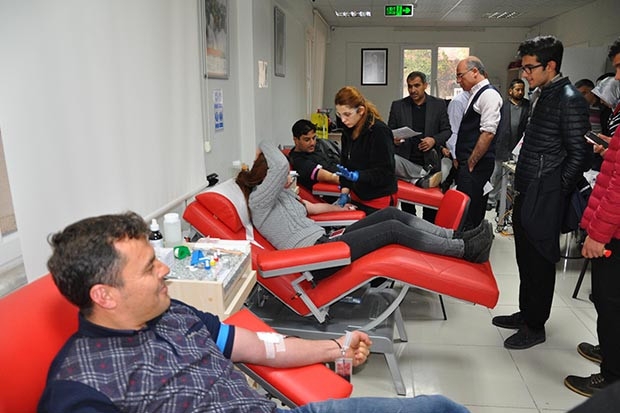Nizip'te kan bağışı kampanyasına destek