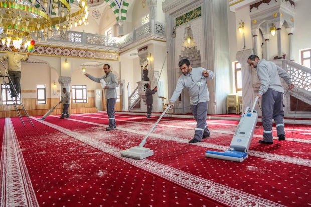 Şehitkamil'de camiler Mevlid Kandili'ne hazırlanıyor