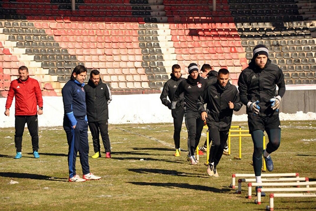 İbrahim Üzülmez ilk antrenmana çıktı