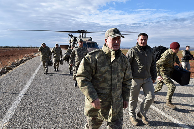 Genelkurmay Başkanı Akar, Gaziantep ve Kilis’te konuşlu birliklerde inceleme ve denetlemelerde bulundu
