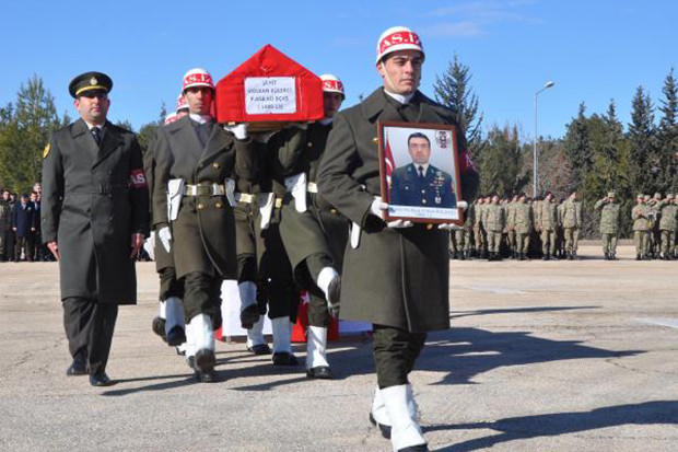 Genelkurmay Başkanı Hulusi Akar’dan şehide son görev