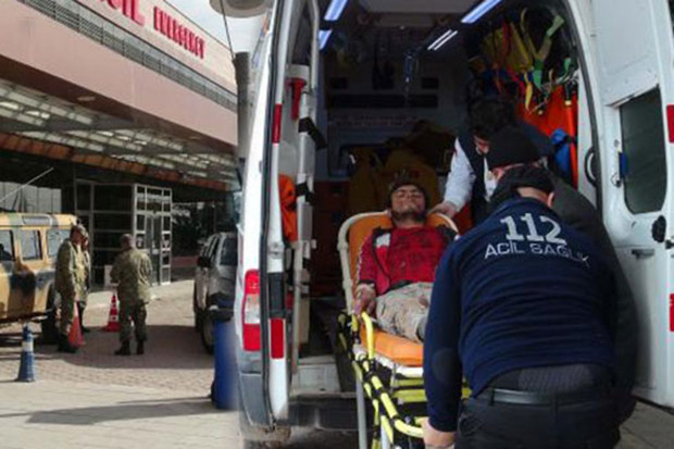 Fırat Kalkanı'nda 3 Türk askeri yaralandı