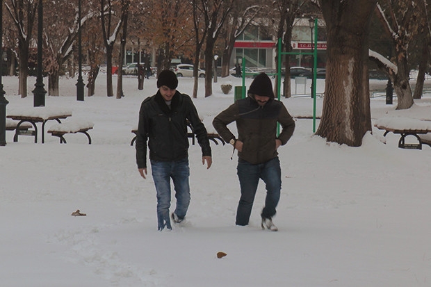 Karlı ve buzlu havada yürüme yöntemleri