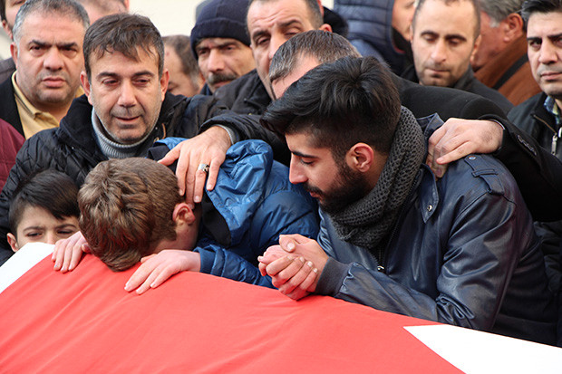 Saldırıda hayatını kaybeden Ayhan Arık son yolculuğuna uğurlandı