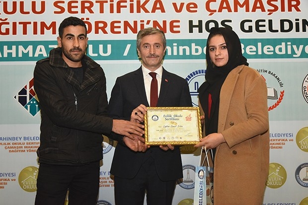 Şahinbey Belediye'sinde 2017’nin ilk mezun çiftleri