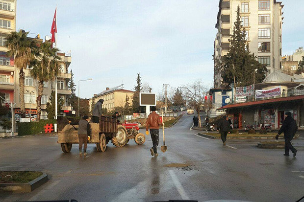 Asfalt yama çalışmaları devam ediyor