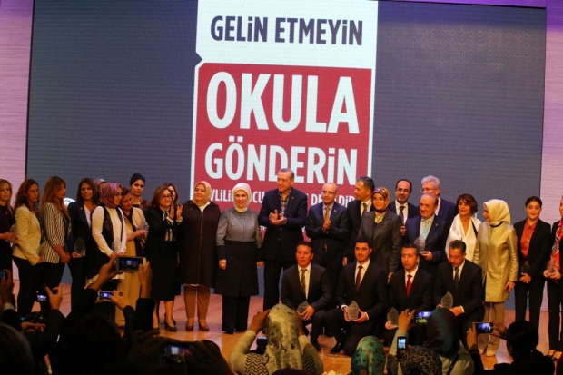 Erdoğan'dan TOBB Gaziantep Kadın Girişimciler Kurulu'na plaket