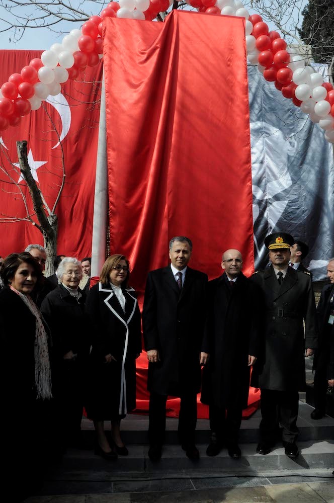 Türkiye'nin ilk 'Kadın şehitler anıtı' açıldı