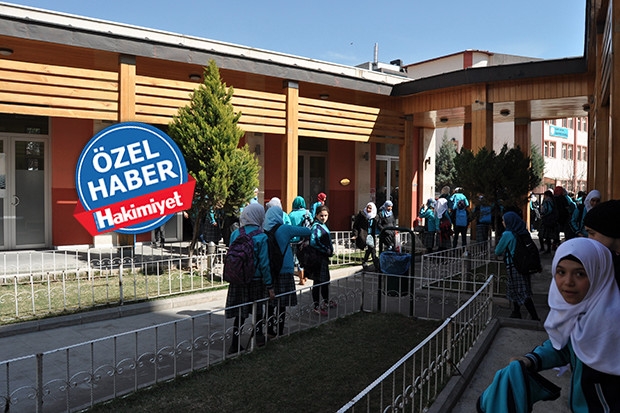 Yüzlerce Suriyeli öğrenci eğitim görüyor