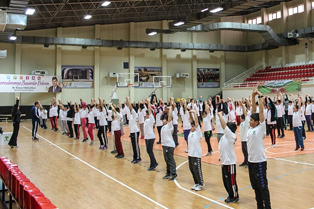 Öğrencilerden obeziteye karşı sağlık hareketi