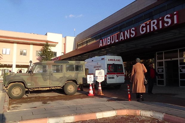 El Bab’da kirpi aracının devrilmesi sonucu yaralanan askerler Türkiye'ye getirildi