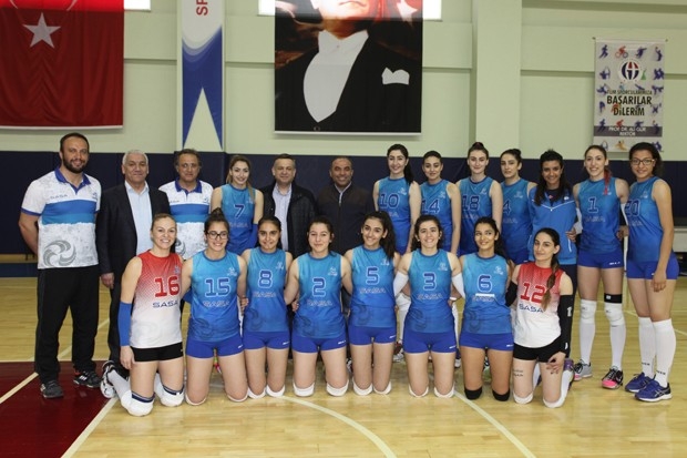 Bayan voleybol takımı namağlup şampiyon oldu