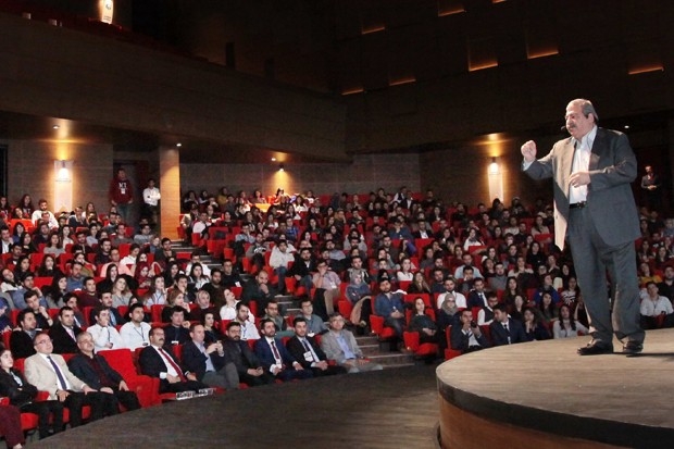 Konukoğlu'ndan gençlere başarı tüyoları