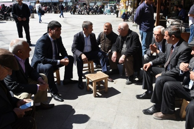 Tahmazoğlu, referandum çalışmalarını sürdürüyor