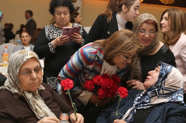 Başkan Fatma Şahin 600 yaşlıyla bir araya geldi