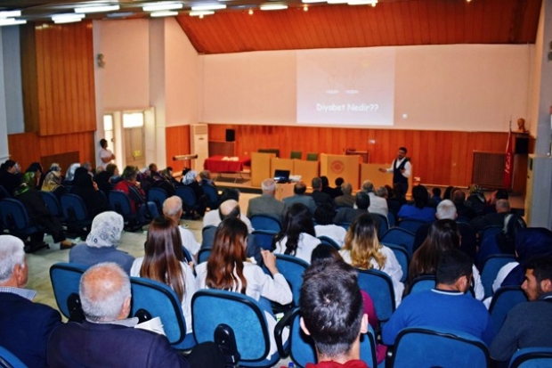 Diyabet okulu konferansları devam ediyor