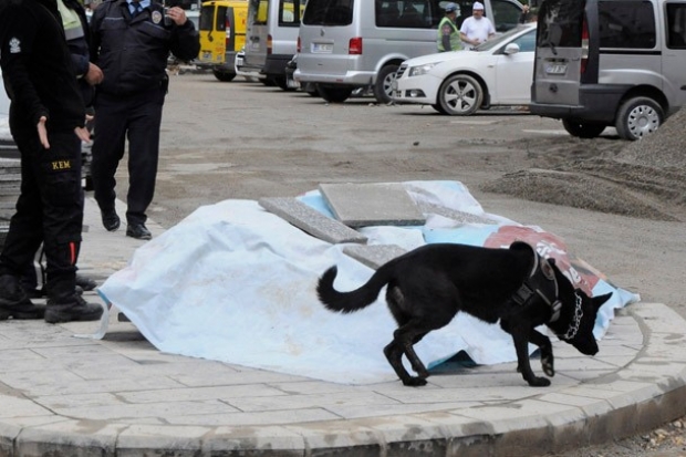 Park halindeki araçta bomba şüphesi