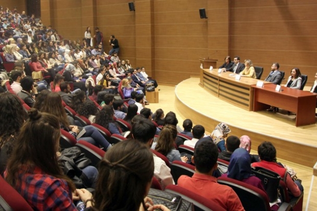 Hukukçular, GAÜN’de kariyer masasında