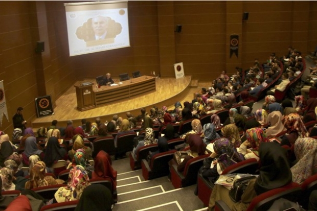 Kırbaşoğlu’ndan Öğrencilere “İslam dünyasına açılın” tavsiyesi