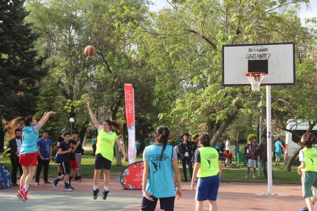 Sokak basketboluna yoğun ilgi