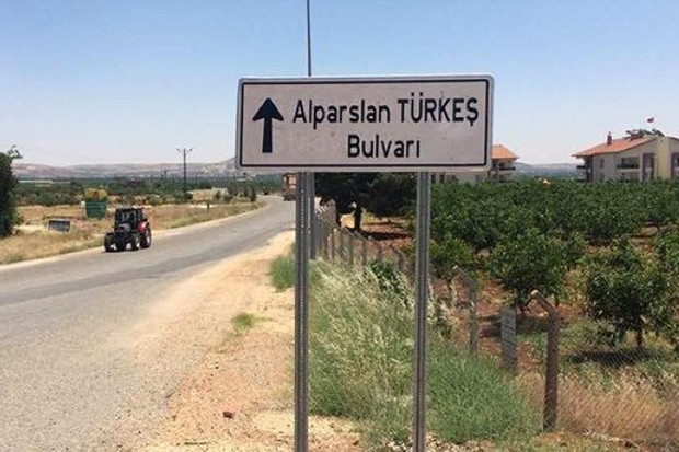 Alparslan Türkeş'in adı, bulvarda yaşayacak