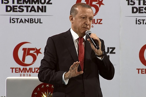 Cumhurbaşkanı Erdoğan: "FETÖ'cülere tek tip elbise giydirilecek"